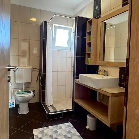 Binka 돈제페트레케인